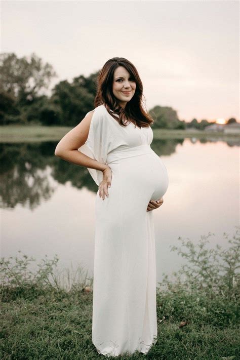 Summer Maternity Pictures What To Wear For Maternity Photos Outside