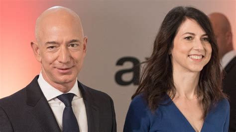 Mackenzie scott, the philanthropist formerly married to jeff bezos, has married again following her 2019 divorce from the amazon.com inc. The untold truth of Jeff Bezos' ex-wife MacKenzie Bezos ...