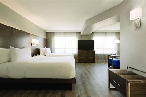 Embassy Suites By Hilton Toronto Airport On Yyz Airport Park Sleep Hotels