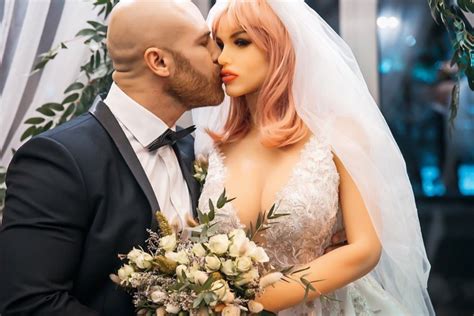 Kazakh Bodybuilder Yurii Tolochko Marries Then Divorces Sex Doll