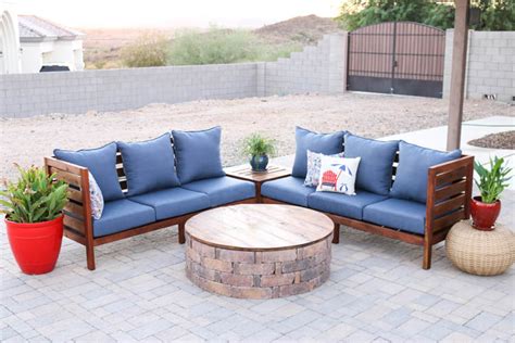 How to build a diy outdoor sectional couch a main part of our deck building project was to increase our outdoor living space, and a great way to do that is with a diy outdoor sectional. DIY Outdoor Sectional Sofa - Part 1 {How To Build the Sofa} - Addicted 2 DIY