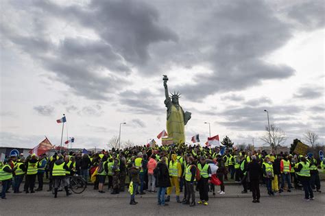 The Yellow Vests Movement An Unidentified Political Object Ideas