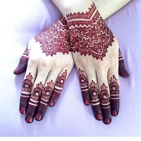 For tattoo aficionados, mehndi art or henna tattoos will probably never take the place of actual henna tattoos, also called mehndi, are a type of temporary body decoration that developed in india. Pin by Nurul Hafizah Saari on Henna design | Hand henna ...