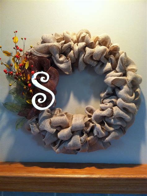 This diy burlap wreath project only takes minutes to create and adds a perfect rustic touch to your home. Natural Homemade Living: DIY Fall Burlap Wreath