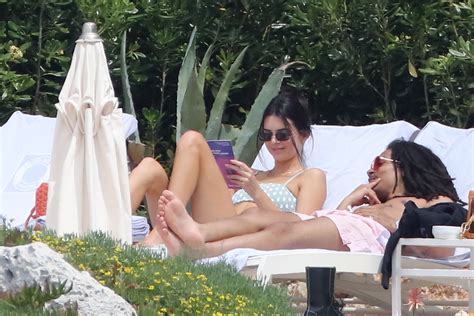 Kendall Jenner Fappening Bikini Paparazzi Photos The Fappening