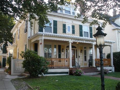 It is conveniently located for guests wishing to visit the area's popular attractions. A Cambridge House B & B Inn (Cambridge, MA): What to Know ...