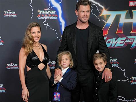 chris hemsworth and elsa pataky step out with twin sons 8 at thor love and thunder premiere