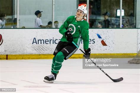 Dr Pepper Stars Center Photos And Premium High Res Pictures Getty Images