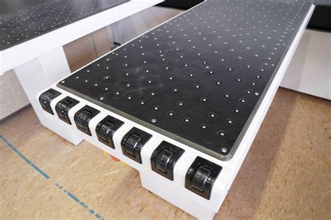 Utilisez les coussins d'air pour combler le vide dans vos cartons et ainsi caler et protéger vos objets lors d'un envoi postal ou d'un transport en palettes. table à coussin d'air - WOOD TEC PEDIA