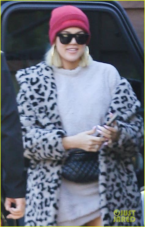 Full Sized Photo Of Khloe Kardashian Attends Church Service Amid