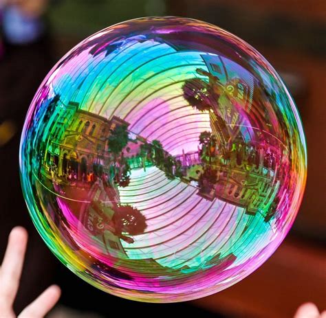 Pin by Sarah Hassenpflugs on Photography | Bubbles photography, Soap bubbles, Blowing bubbles