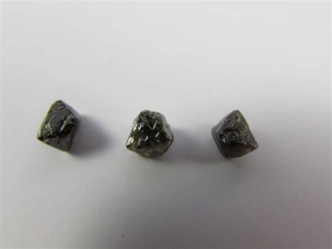 Green Diamonds 3 Matching Green Raw Diamonds By Diamondsrunique 450