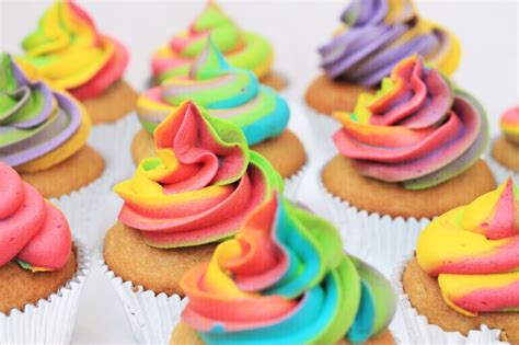 cómo hacer cupcakes de colores maripo