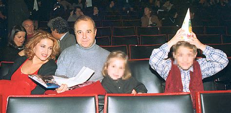 Ο παύλος χαϊκάλης αισθάνθηκε έντονους πόνους στην κοιλιά και εισήχθη εσπευσμένα στο νοσοκομείο, όπου, σύμφωνα με πληροφορίες, διαπιστώθηκε ότι έχει πρόβλημα στη χολή. Γιατί διχάζει ο Χαϊκάλης