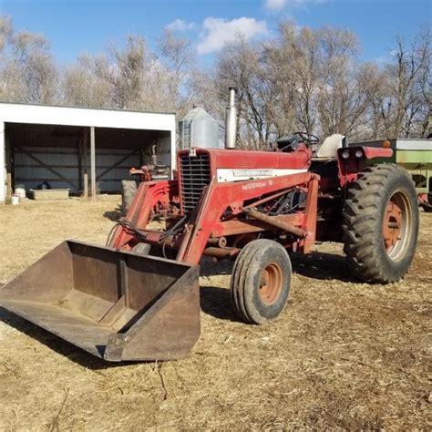 1969 Ih 856 Tractor And Westendorf Wl 40 Loader Farm Equipment