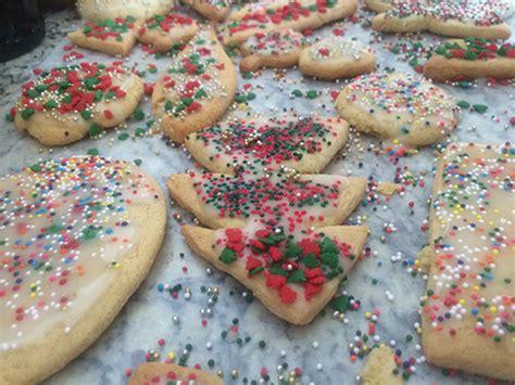 A classic christmas sugar cookies recipe for cutting out and icing. Easy to Make Gluten-Free Sugar Cookies