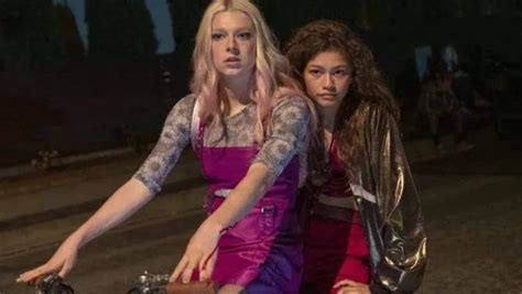 These Rue And Jules Costumes From Euphoria Are Perfect For Besties