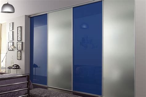 Top track to be mounted to ceiling. Floor to ceiling wardrobe sliding doors | Wardrobe door ...