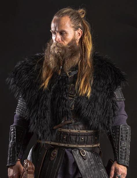 Barbarian Fur Mantle Xl Viking Shoulder Cape Medieval Etsy In 2021