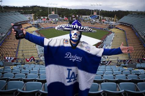 Video Marriage Proposal By Dodgers Fan Ends With Tackle In The