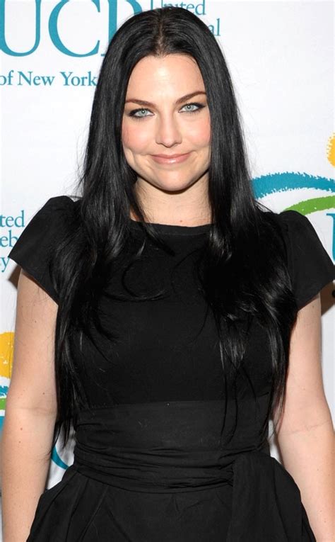 Evanescence Singer Amy Lee Is Pregnant E Online Au