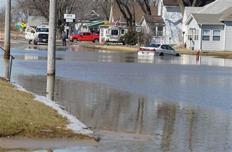 Flooding In Iowa Missouri Valley Residents Among Those Reeling