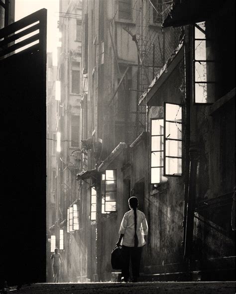 The Streets Of Hong Kong 《香港街頭》 — Fan Ho Photography