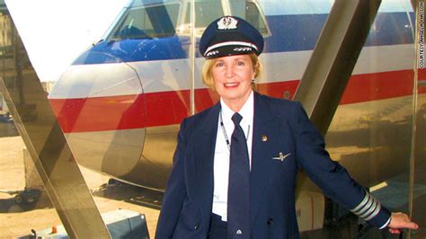 Why Aren T More Women Airline Pilots Cnn Com