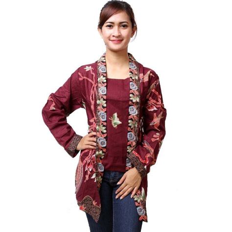 Selain itu model baju batik ini juga telah menyediakan baju dengan berbagai ukuran. 50+ Model Baju Batik Wanita Kombinasi 2020 yang Mempesona ...