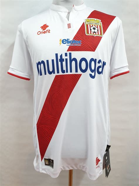 They currently play in the primera división, the. Curicó Unido Home football shirt 2020. Sponsored by Multihogar