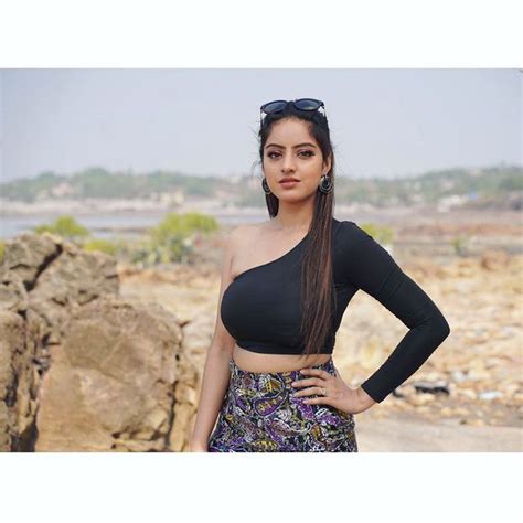 deepika singh of diya aur baati hum fame looks hot in new shoot ditches her reel avatar news18
