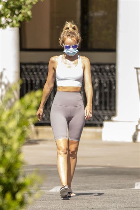 Hayley Roberts Hasselhoff Skin Tight Egzersiz Pantolonunda Her Şeyi