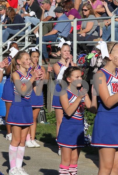 7th And 8th Grade Cheerleaders At Central Game Smithsphotography