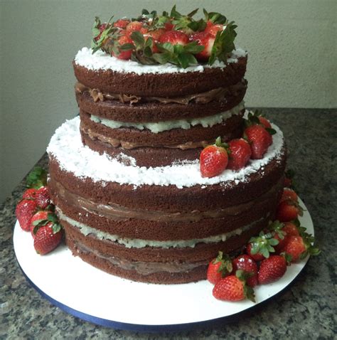 Naked Cake De Chocolate Com Morangos Com Recheios De Brigadeiro Com