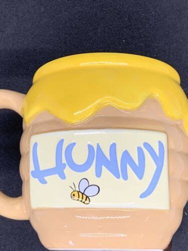 Winnie The Pooh Honey Pot 3d Sculpted 23oz Ceramic Mug 4571078026