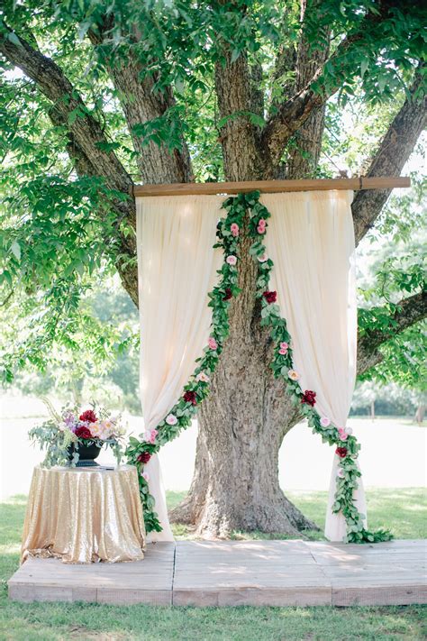 Ceremony Under An Oak Tree Oak Tree Wedding Tree Wedding Ceremony