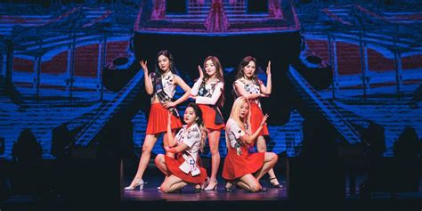 Red Velvet Dazzles Despite Members Injury In Singapore Stop Of