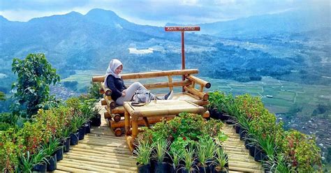 Berbagai tempat wisata baru bermunculan tiap bulan untuk memanjakan pengunjung. 45 Tempat wisata di Malang dan sekitarnya untuk liburan yang unik dan tidak terlupakan