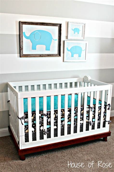 We're in the nursery with @palmbeachlately, and it's no surprise we're seeing lots of palms in this sweet, pink space! Nursery Ideas Gray and White
