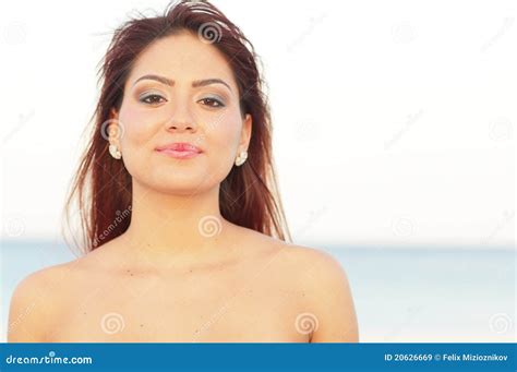 Mujer Desnuda En La Playa Imagen De Archivo Imagen De Belleza