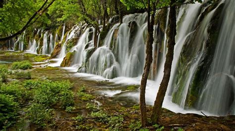 The Falls And Hues Of Jiuzhaigou Bbc Travel
