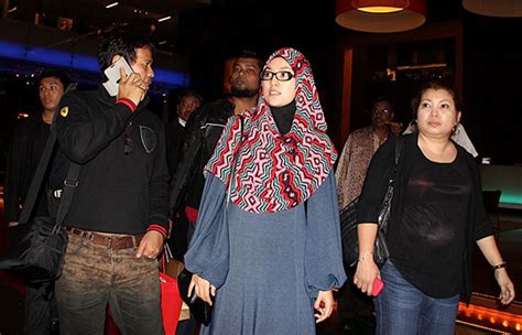 Shila Amzah Kembali Ke Pangkuan Keluarga Selepas Seminggu Membawa Diri