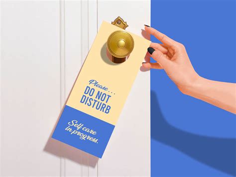Download Free Door Hanger Mockup PSD - Good Mockups