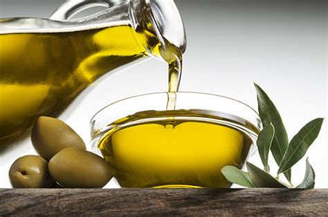 Monounsaturated fats like oleic acid are known to reduce ldl levels and maintain or raise hdl levels. Extra Virgin Olive Oil: Health Benefits for Women | Oils ...
