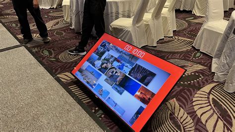 Rent confidence monitors for business conferences and summits