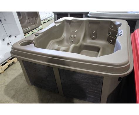 Coleman Spas 5 Person Hot Tub Grey Exteriorgrey Interior10 Stainless Steel Jets
