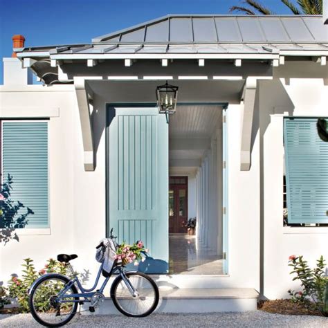 A Florida New Build Turns The Tides On The Expected Coastal Look