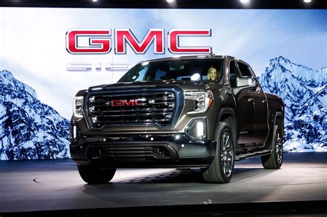 General Motors Gears Up To Electrify Gmc Pickup Trucks Electricvehicles