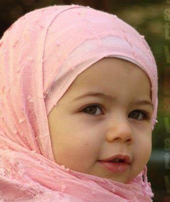 Perempuan yang mendekatkan diri kepada tuhan, tinggi pemahaman, dan berwawasan luas 223. Arti Nama Bayi Perempuan Islami Bagus | Berspektif