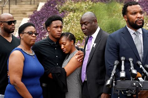 Dallas Cop Who Killed Neighbor Says He Ignored Verbal Commands